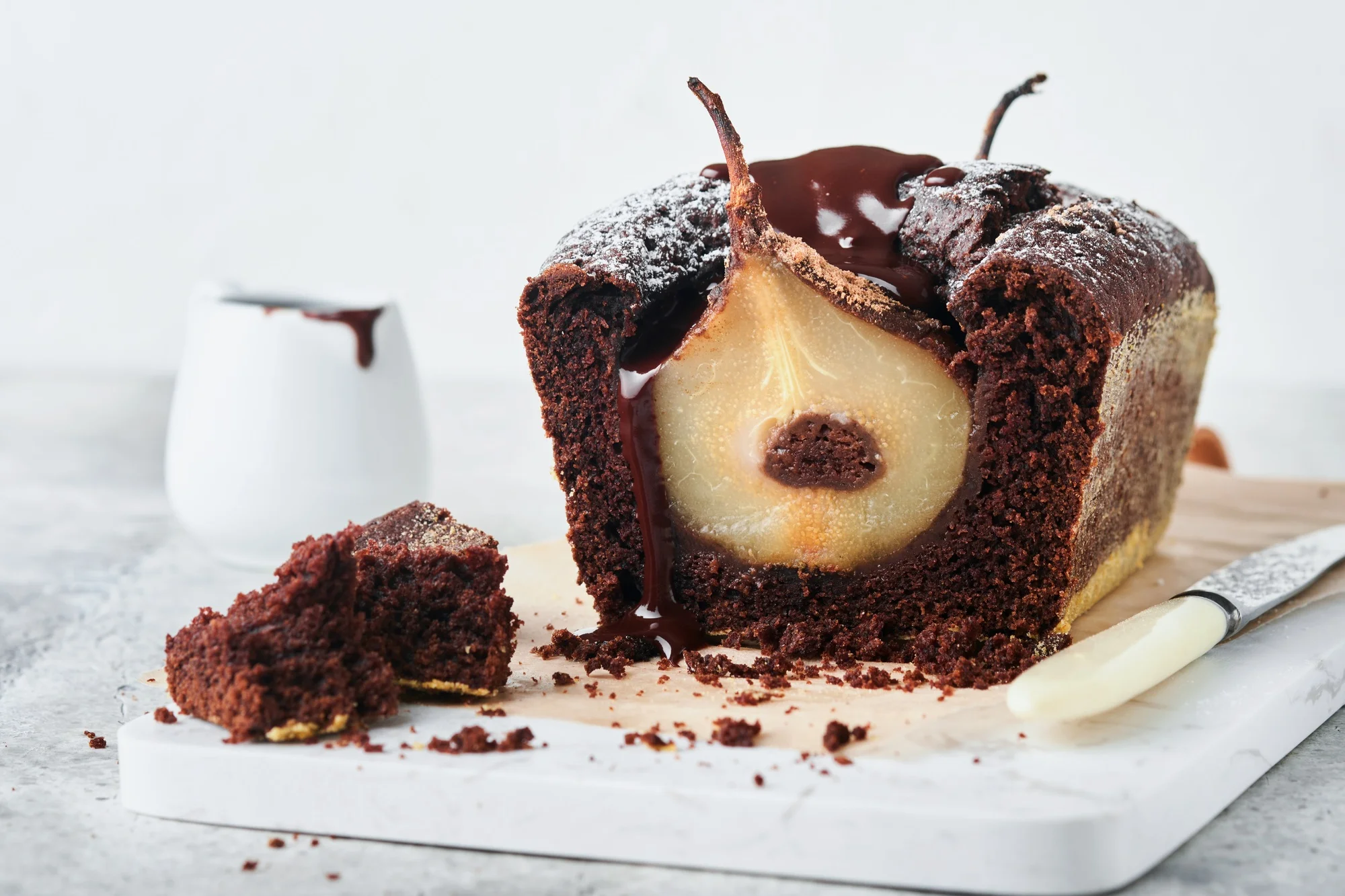 Gâteau au chocolat moelleux cuit dans l'airfryer.